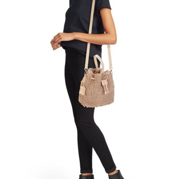NWT - Faux Fur Crossbody Bucket Bag - Tan - Picture 9 of 9